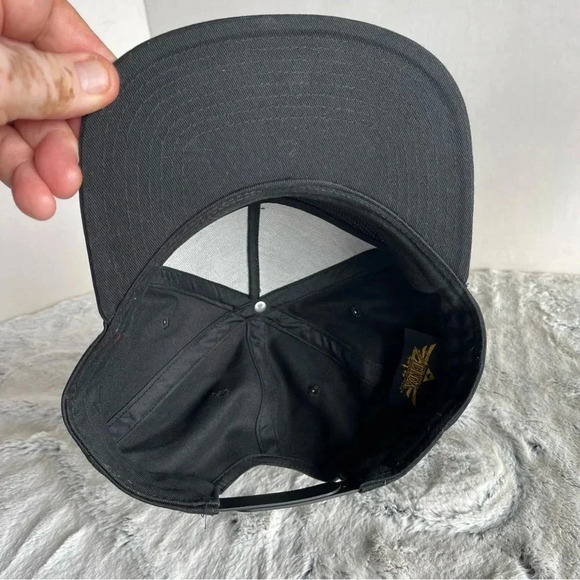 Nintendo Zelda Metal Plate Black Snapback Adjustable CAP HAT - Picture 8 of 10